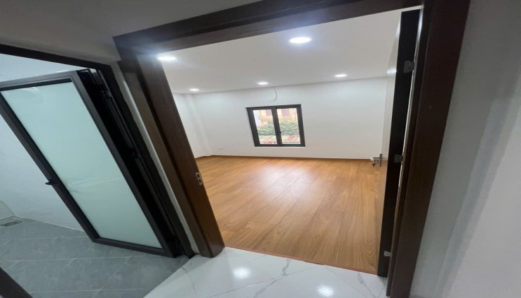Cho thuê nhà nguyên căn ngõ 41 Tựu Liệt, 36m2, 4 tầng, 5 ngủ, 10 Triệu/tháng